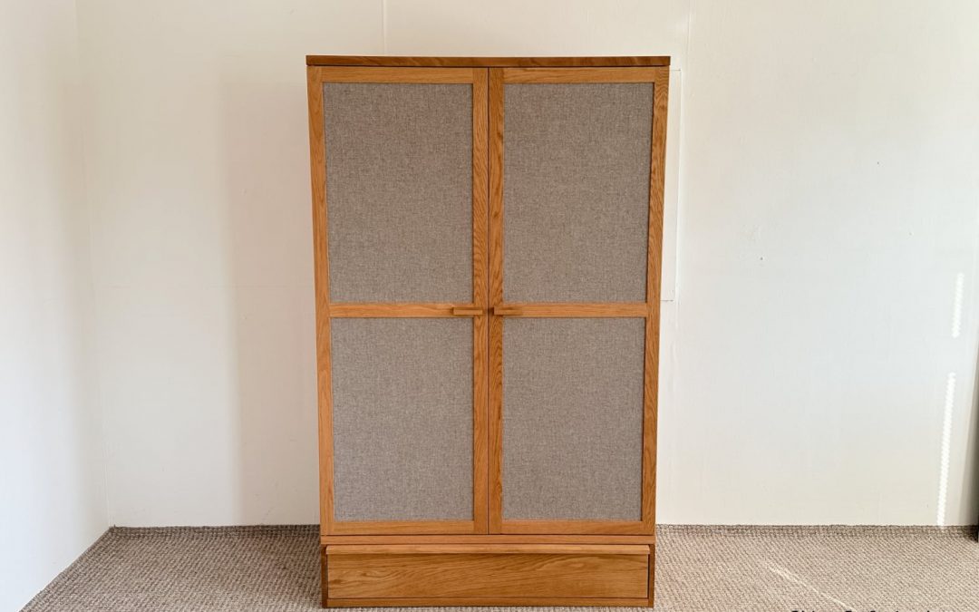 Grüne Erde Hiraki Kleiderschrank EW