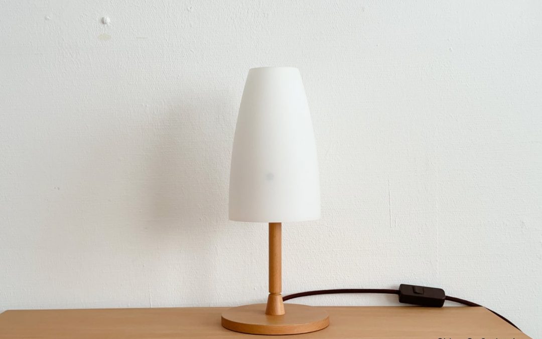 Grüne Erde Rotonda Tischleuchte